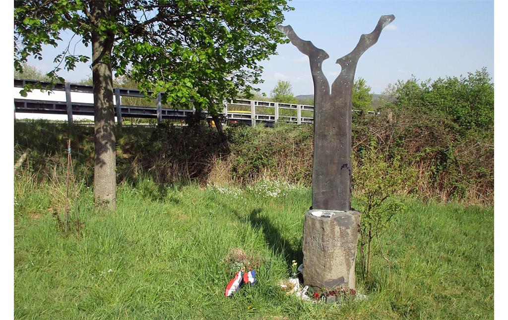 Die Gedenkstätte für Silke Bischoff an der Autobahn A3 bei Bad Honnef-Aegidienberg (2020).