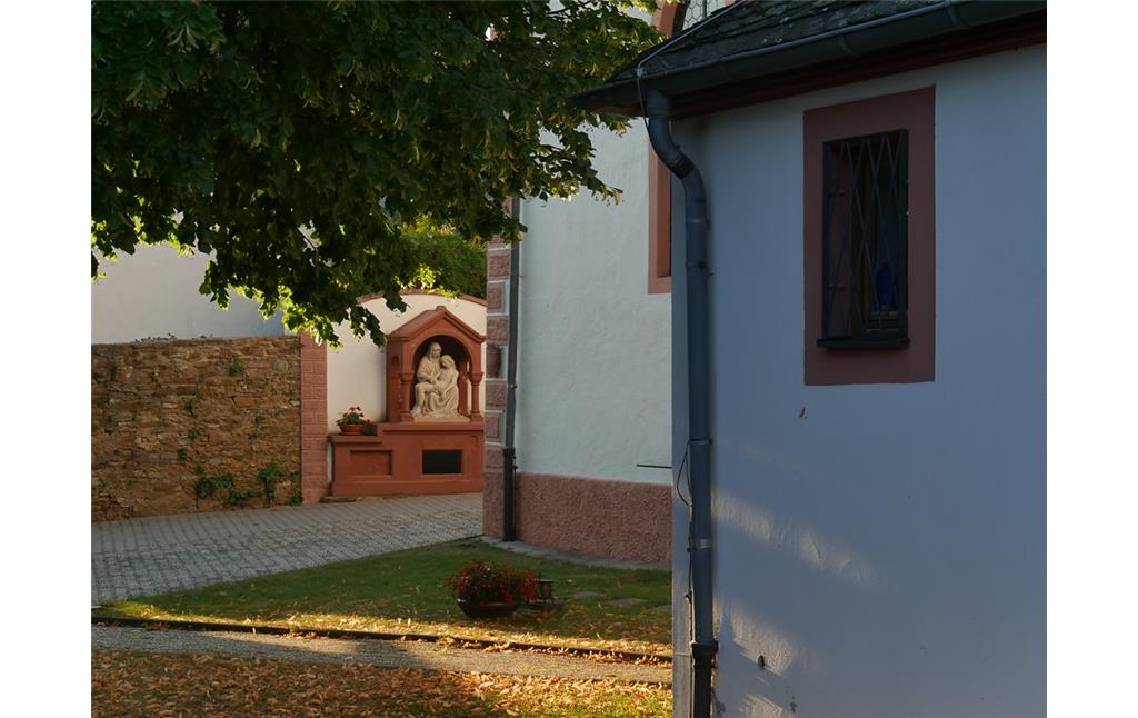 Reste der ehemaligen Grabsätte der Familie Sonnet in Dörrebach (2016)