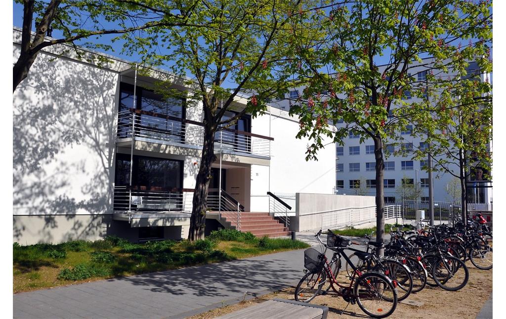 Wohnhaus, Heussallee 11 in Bonn, ehemaliges Abgeordneten-Appartementhaus (2015)