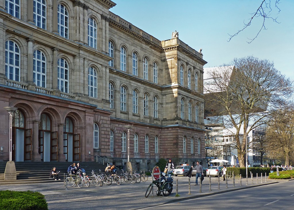 Ansicht des Hauptgebäudes der RWTH Aachen (2011)