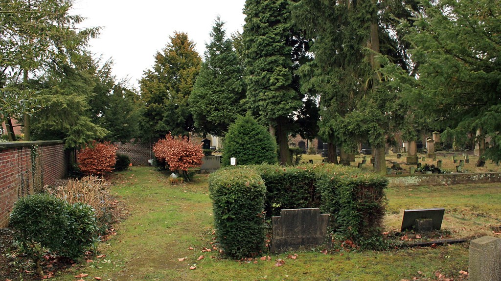 Blick auf das Gräberfeld auf dem jüdischen Friedhof Eifelstraße in Mönchengladbach-Rheydt (2015).
