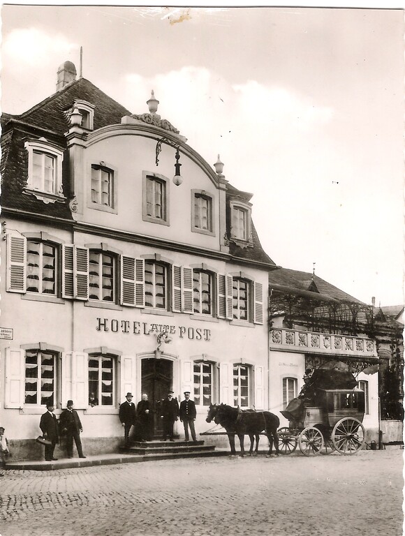 Das Hotel zur Post in der Koblenzer Straße 18 in Alf (um 1890)