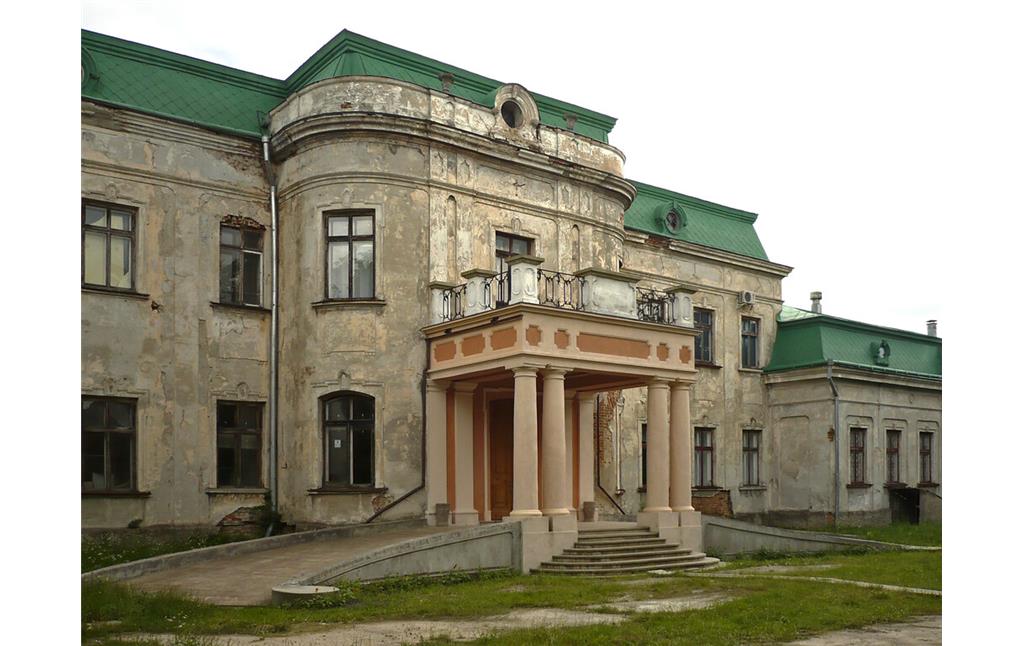 Entrance of Krystynopil Palace Chervonohrad (2010)