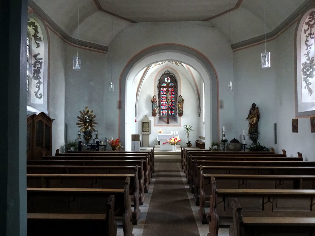 Innenansicht der katholischen Pfarrkirche Maria Himmelfahrt in Dörrebach (2016)