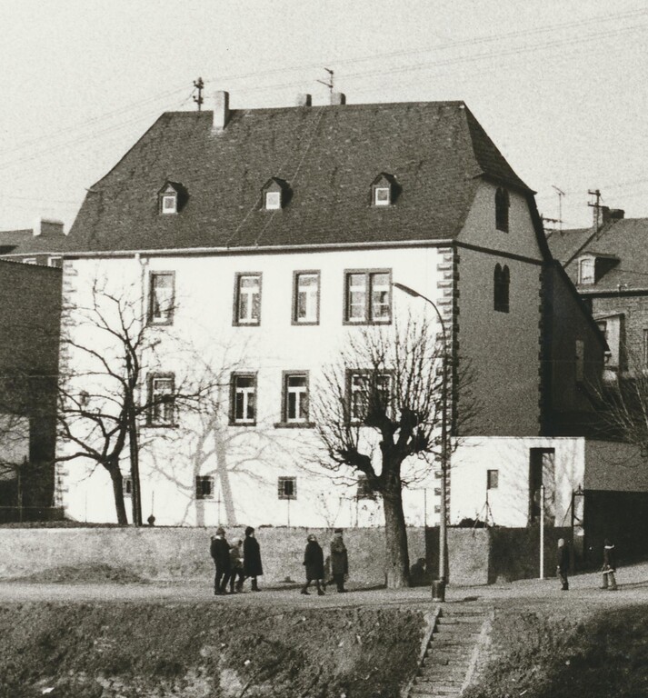 Heimbach'sches Haus  vom Lahnufer aus gesehen