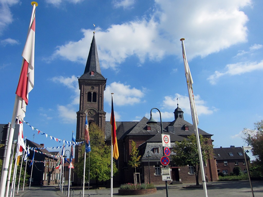 Die St. Andreas-Kirche in Neuss-Norf (2014).
