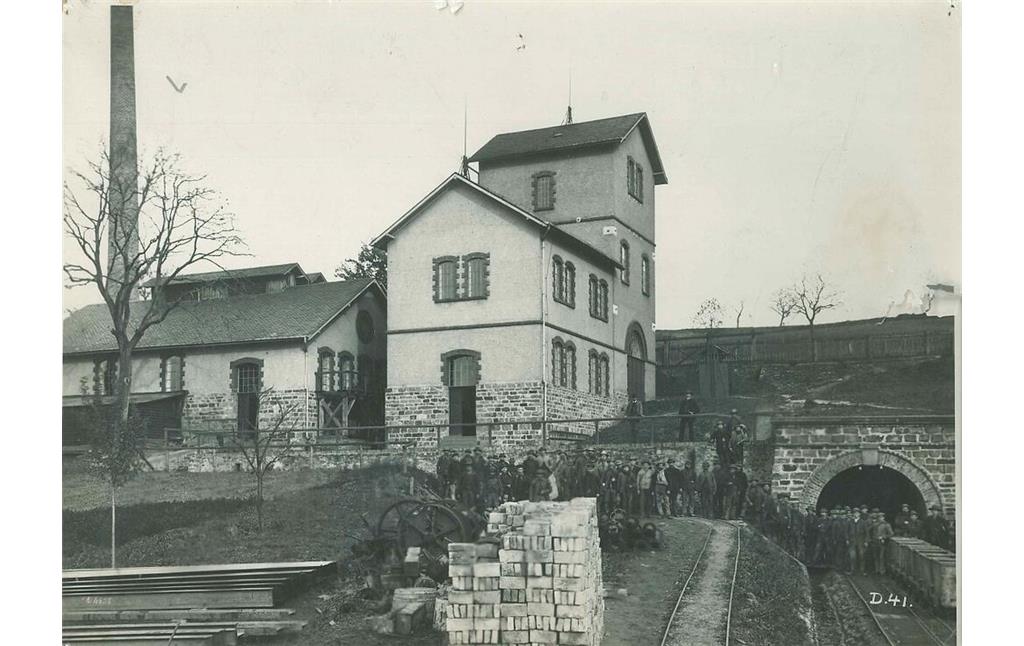 Grubenhaus "Grube Werner" auf der Vierwindenhöhe in Bendorf (1902)