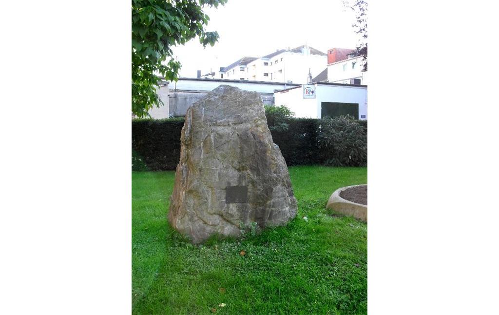 Der Gedenkstein auf dem alten jüdischen Friedhof Arnoldsweiler Straße in Düren (2010).