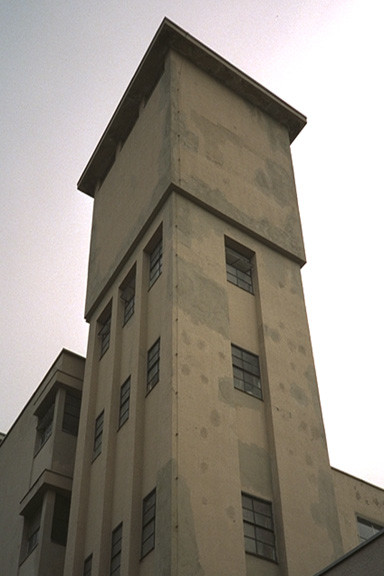Der Wasserturm der früheren "Sidol"-Werke der Chemischen Werke Siegel Co. in Köln-Braunsfeld (1991)