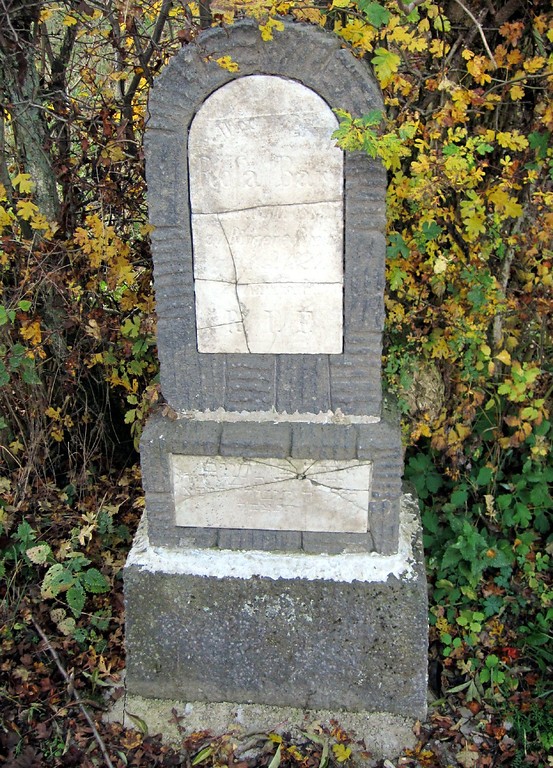 Grabstein auf dem jüdischen Friedhof Kaisersesch (2011).