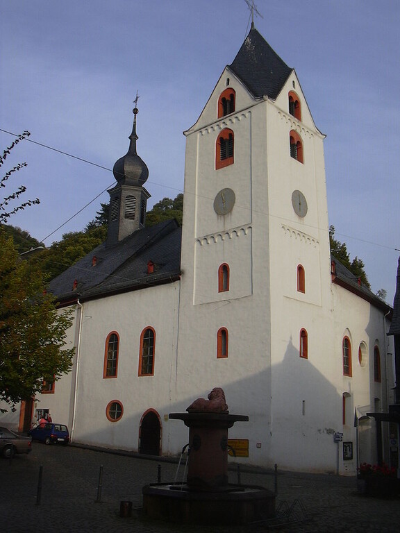 Die Kirche in Kaub vom Marktplatz aus gesehen (2006)