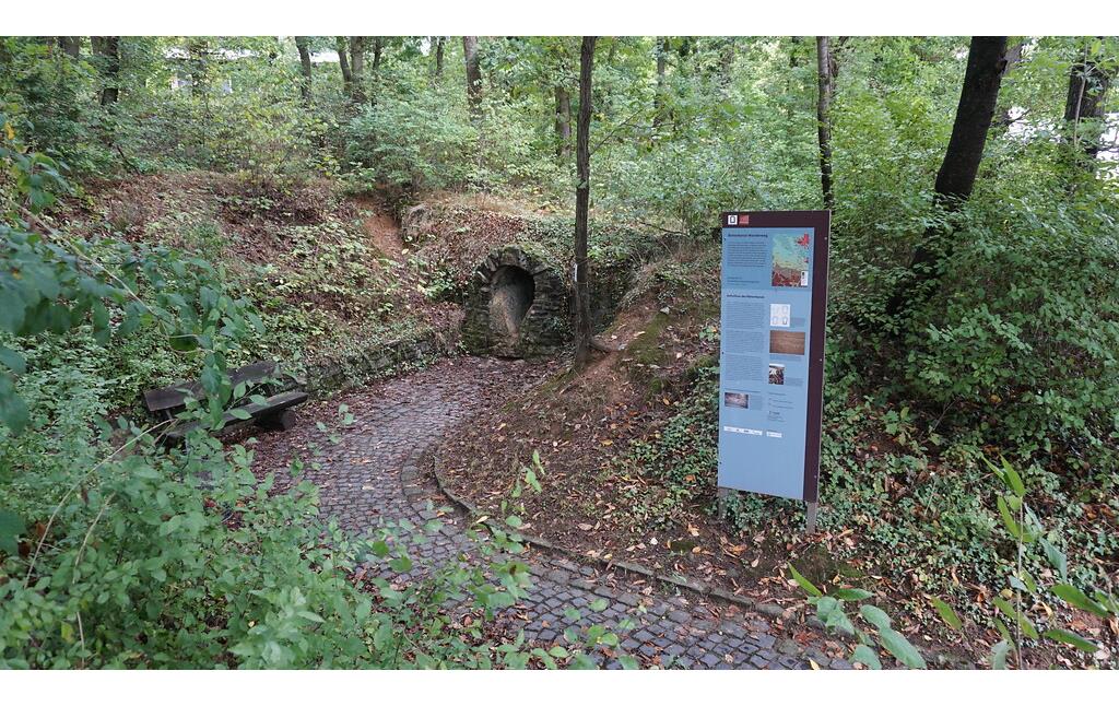 Euskirchen-Kreuzweingarten (2022). Aufschluss der römischen Wasserleitung