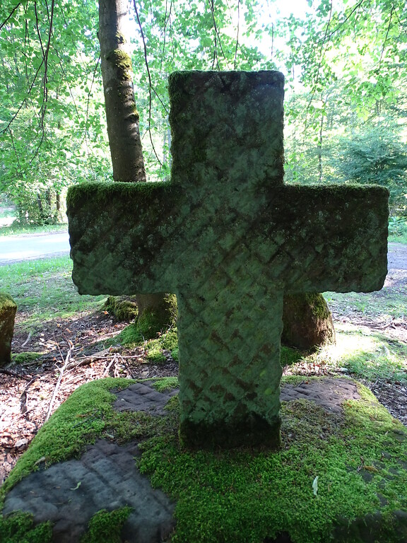 Ritterstein Nr. 132 Steinernes Kreuz 1910 nordwestlich von Esthal (2019)