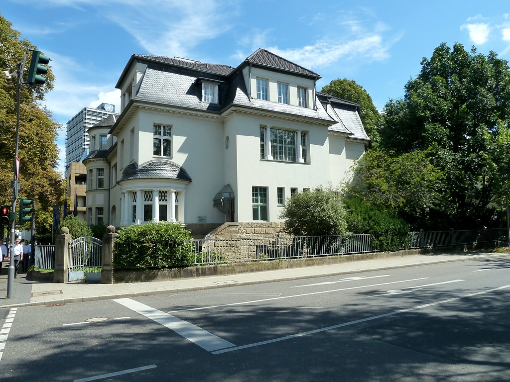 Wohnhaus Heussallee 18/20 in Bonn, Ansicht von Westen (2017).