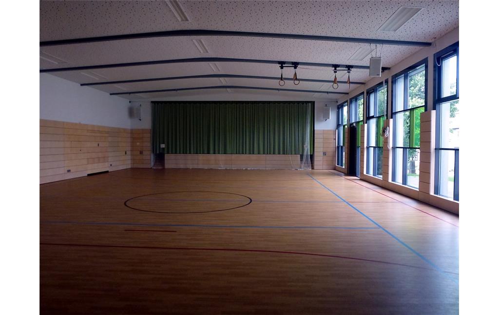 Mehrzweckraum in der Bürgerhalle Halsenbach (2014).