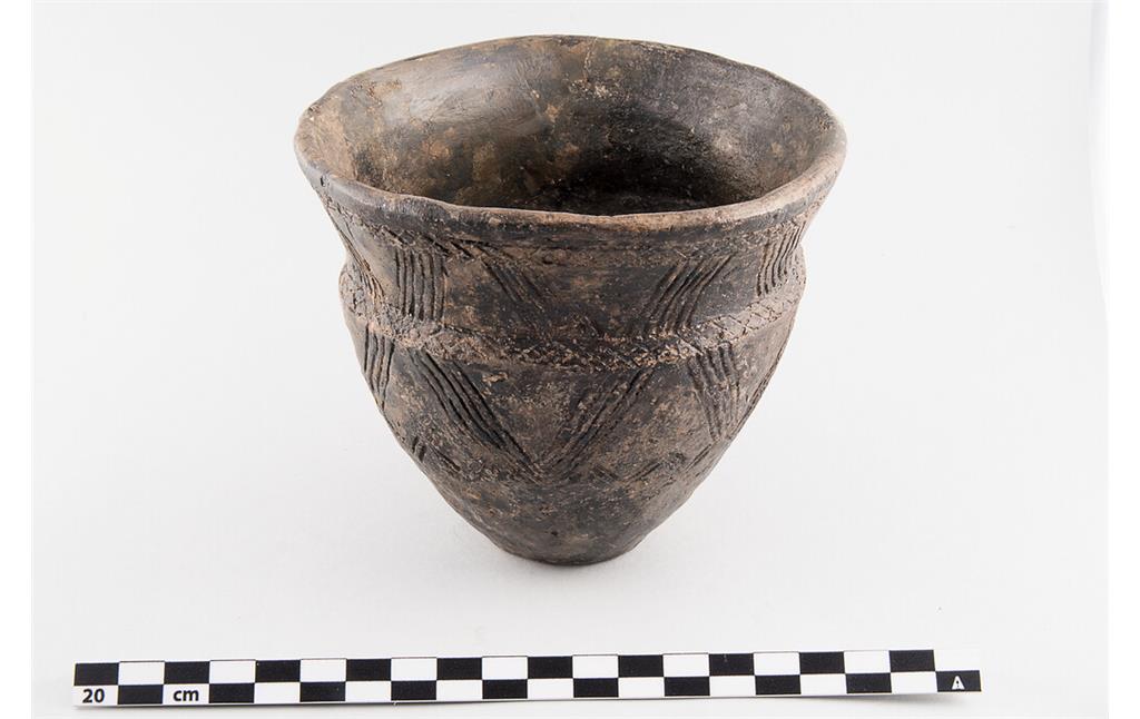 Keramikgefäß aus der Grabkammer des Großsteingrabs Denghoog auf Sylt