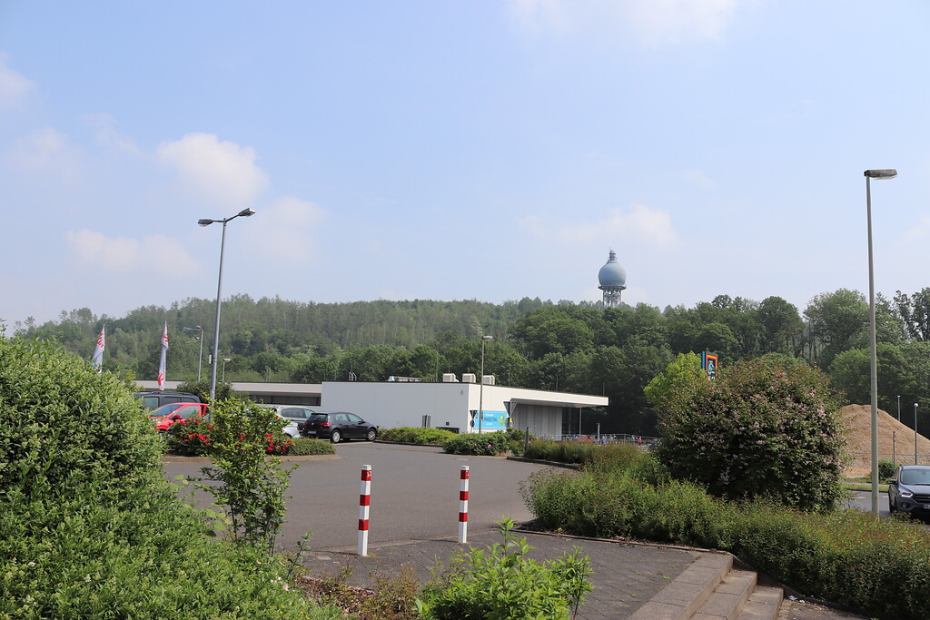 Ehemaliges Zechengelände, Bergehalde und Wasserturm der Gewerkschaft Carolus Magnus (2021)