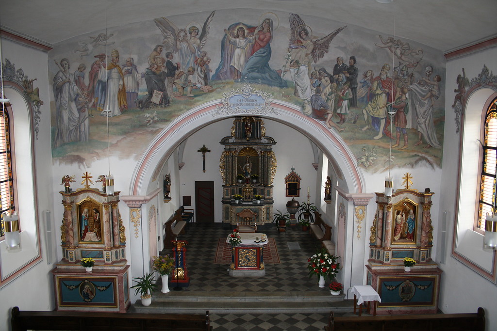 Chor und Wandmalereien in der Pfarrkirche St. Chrysantius und St. Daria in Welcherath (2010)
