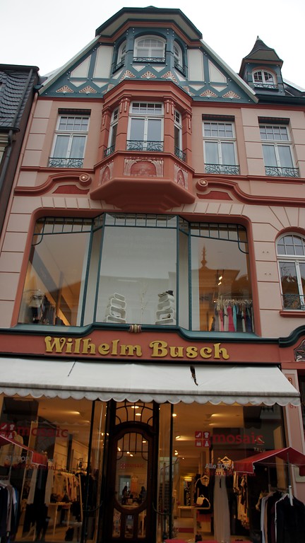 Frontansicht des Jugendstilhauses "Wilhelm Busch" in Ahrweiler (2015).