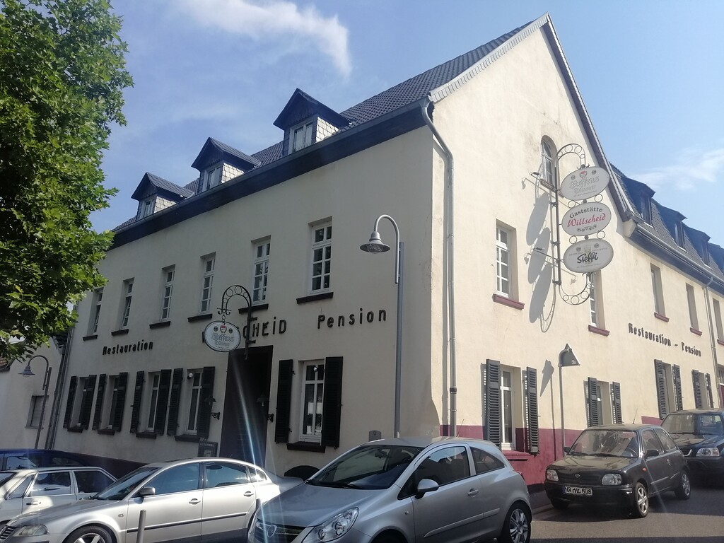 Der ehemalige Gasthof Willscheid am Marktplatz in Dattenberg (2020).