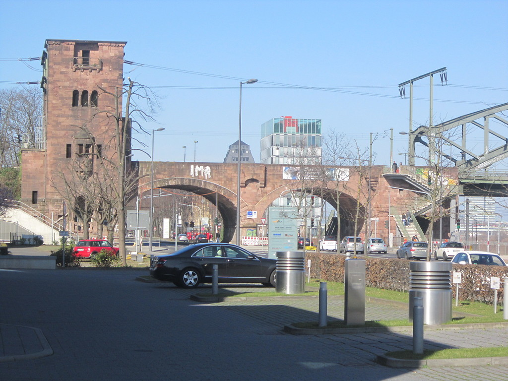 Linksrheinische Vorlandbrücke der Südbrücke in Köln (2014)
