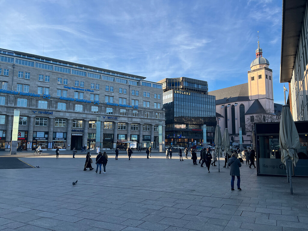 Bahnhofsvorplatz in Köln Altstadt-Nord (2022)