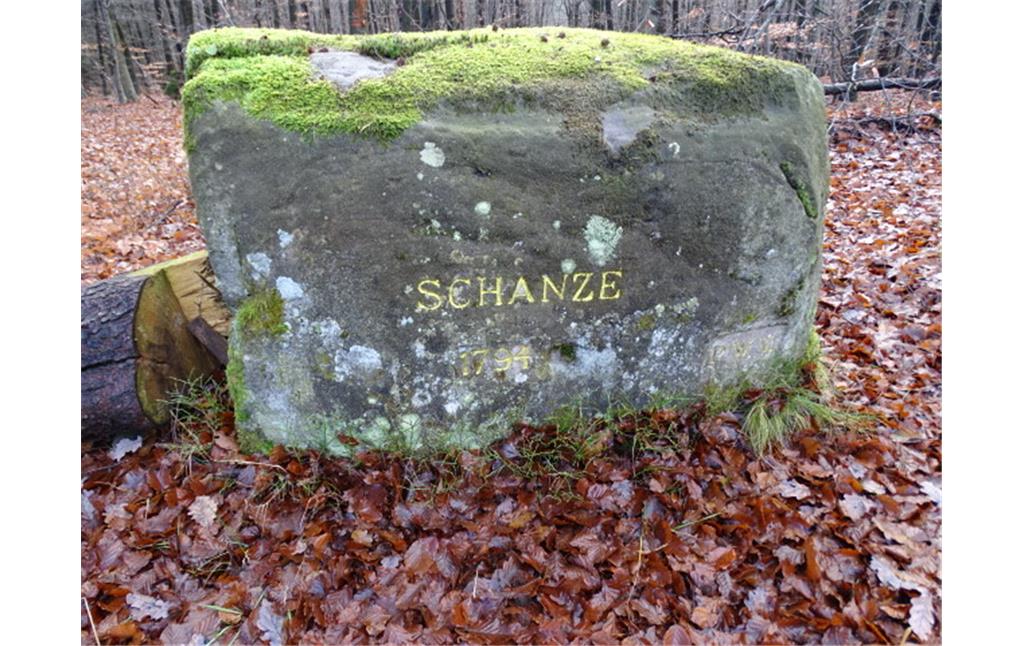 Ritterstein Nr. 81 Schanze 1794 südlich von Johanniskreuz an der B 48 (2018)