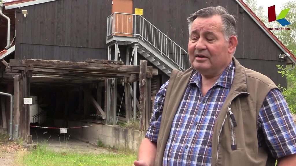 Video mit Hans Trudrung, Bergmann im Ruhestand, über die Arbeit in der Grube Riegelstrein in der Erdekaut bei Eisenberg (Pfalz), (2021)