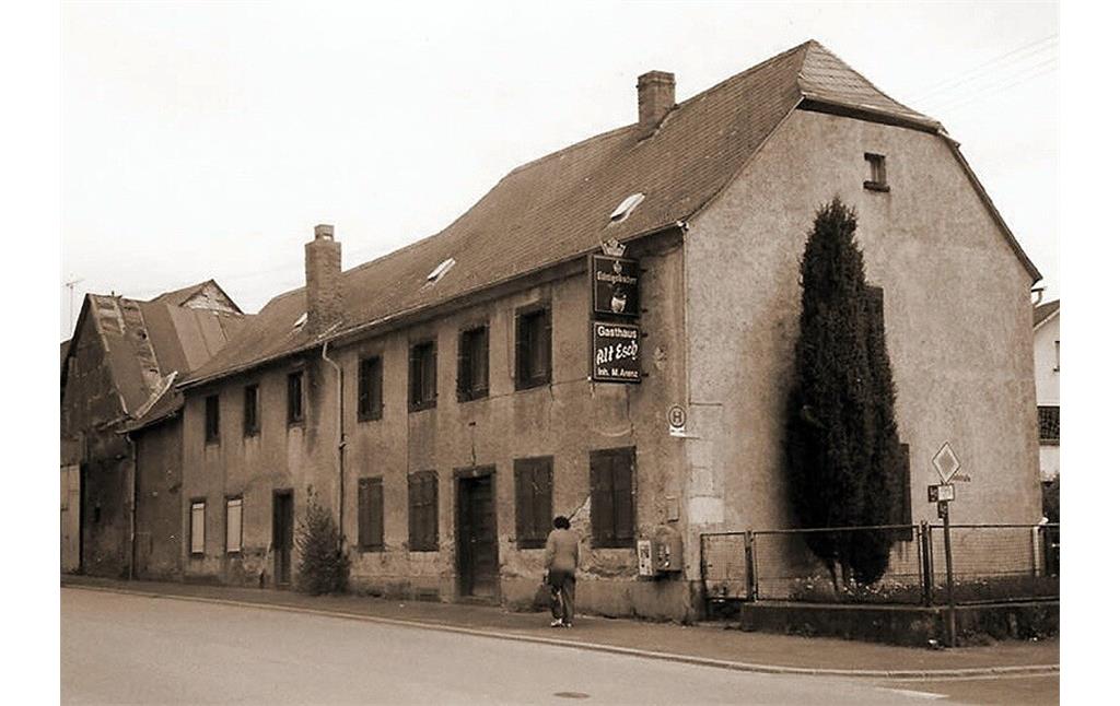 Die frühere Gaststätte "Alt Esch" in der Koblenzer Straße in Kaisersesch (Aufnahme vermutlich 1980er-Jahre).