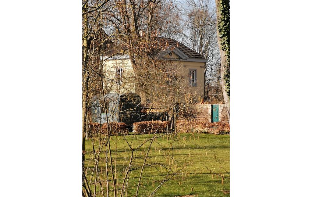 Das Gärtnerhaus hinter dem eigentlichen Herrenhaus Graue Burg in Bornheim-Sechtem (2021).
