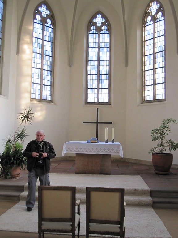 Altarbereich in der Evangelische Elisabethkirche in Louisendorf (2009)