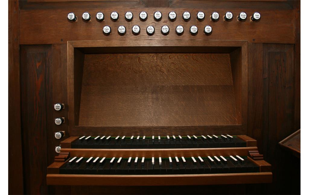 Orgeltasten in der Versöhnungskirche in Buschhoven (2008)