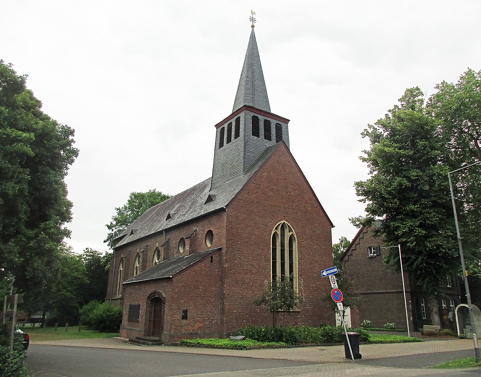 Die katholische Kirche St. Marien im Stadtteil Köln-Fühlingen (2018).