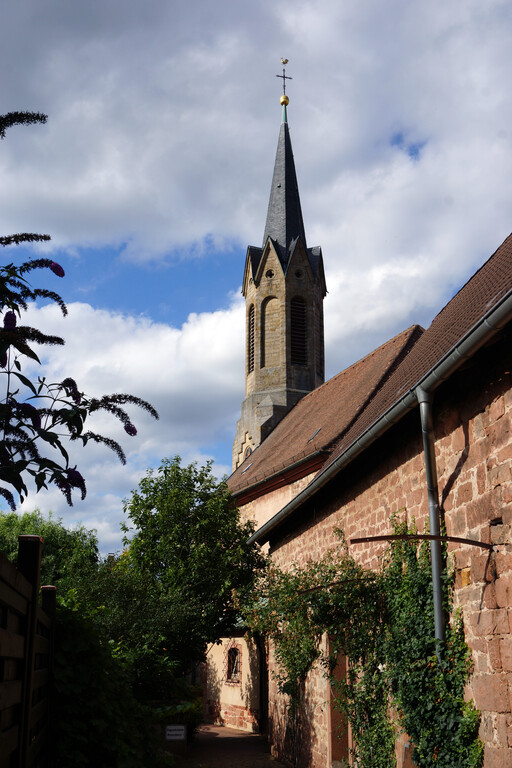 Turm der Kirche Sankt Gallus in Großfischlingen (2017)