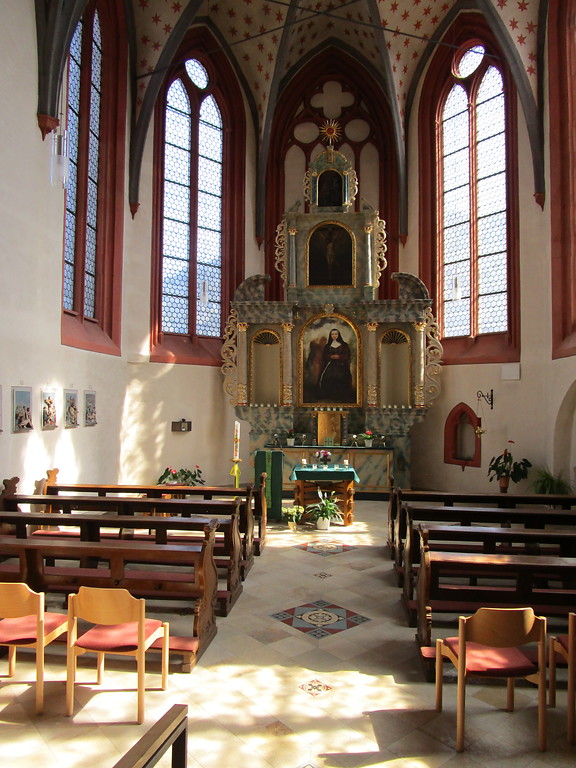 Mutter-Rosa-Kapelle in Oberwesel (2016): Der barocke Holzaltar in der Kapelle.