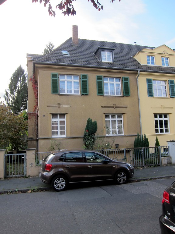 Frontansicht des Wohnhauses Eduard-Pflüger-Straße 54 in Bonn (2014)