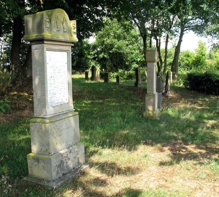 Grabmale auf dem Jüdischen Friedhof am Heesberg in Xanten