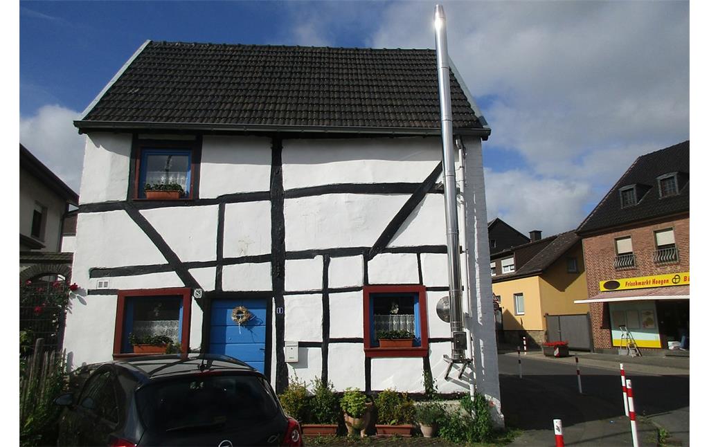 Altes Fachwerkhaus in der Nähe des Ortskerns von Hürtgenwald-Gey im Kreis Düren (2017)