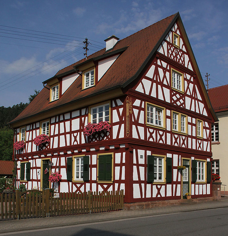 Fachwerkhaus in der Hauptstraße in Bobenthal (2013)