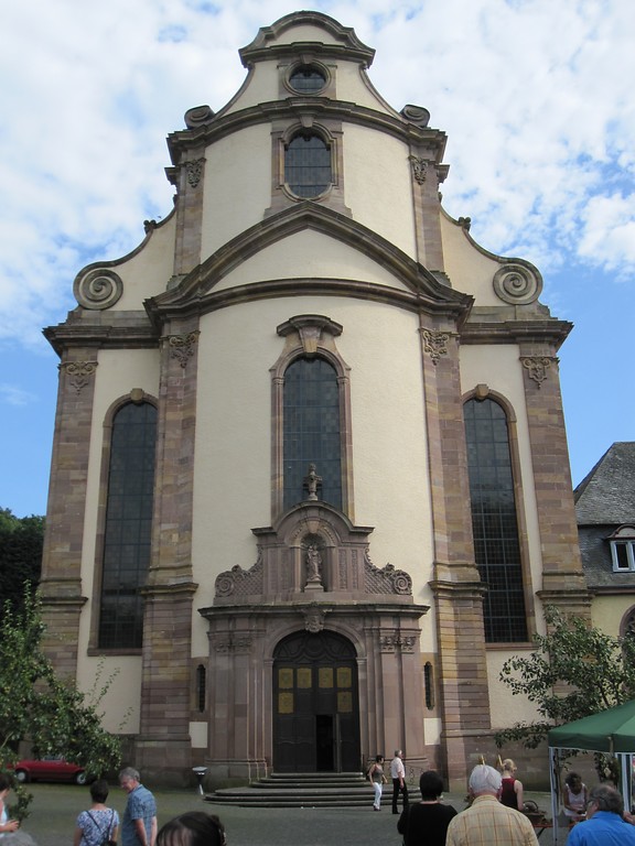 Die mächtige Barockfassade der Klosterkirche Himmerod (2011).