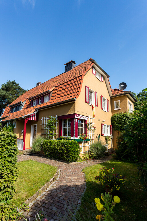 Ein Wohnhaus in der Straße "Kiefernweg" der Gronauer Waldsiedlung (2016).
