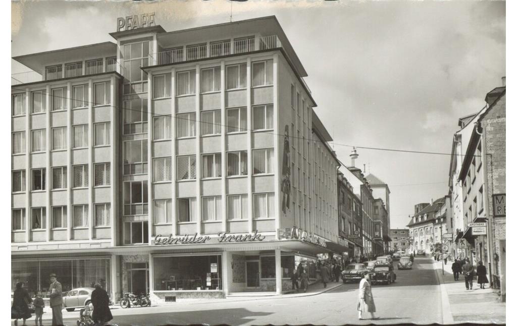 Das Gebäude der Firma Gebrüder Frank und Pfaff in Pirmasens (1950er Jahre)