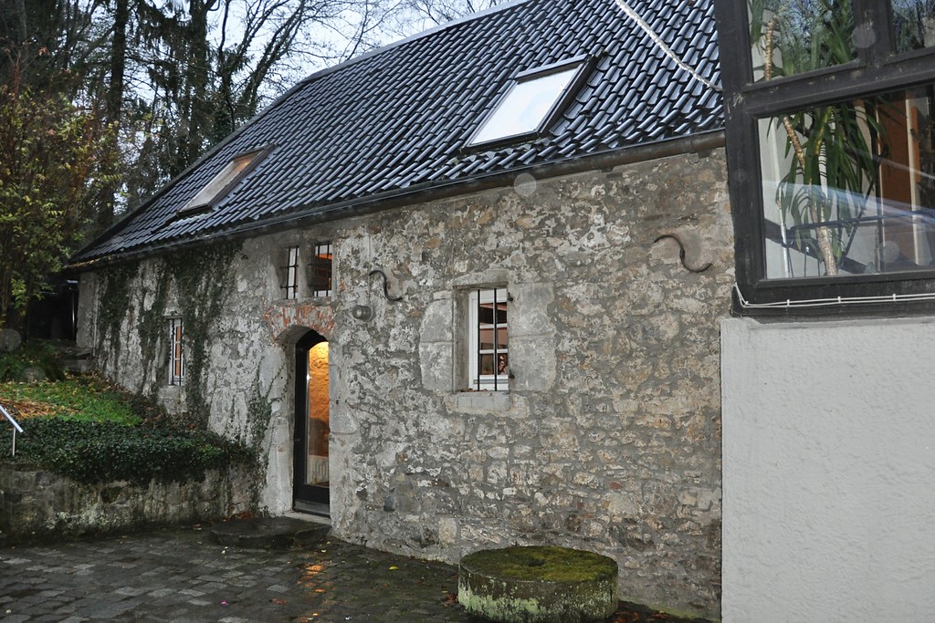 Ein Nebengebäude von Schloss Lüntenbeck, der ehemaligen Wasserburg Haus Lüntenbeck (2014).