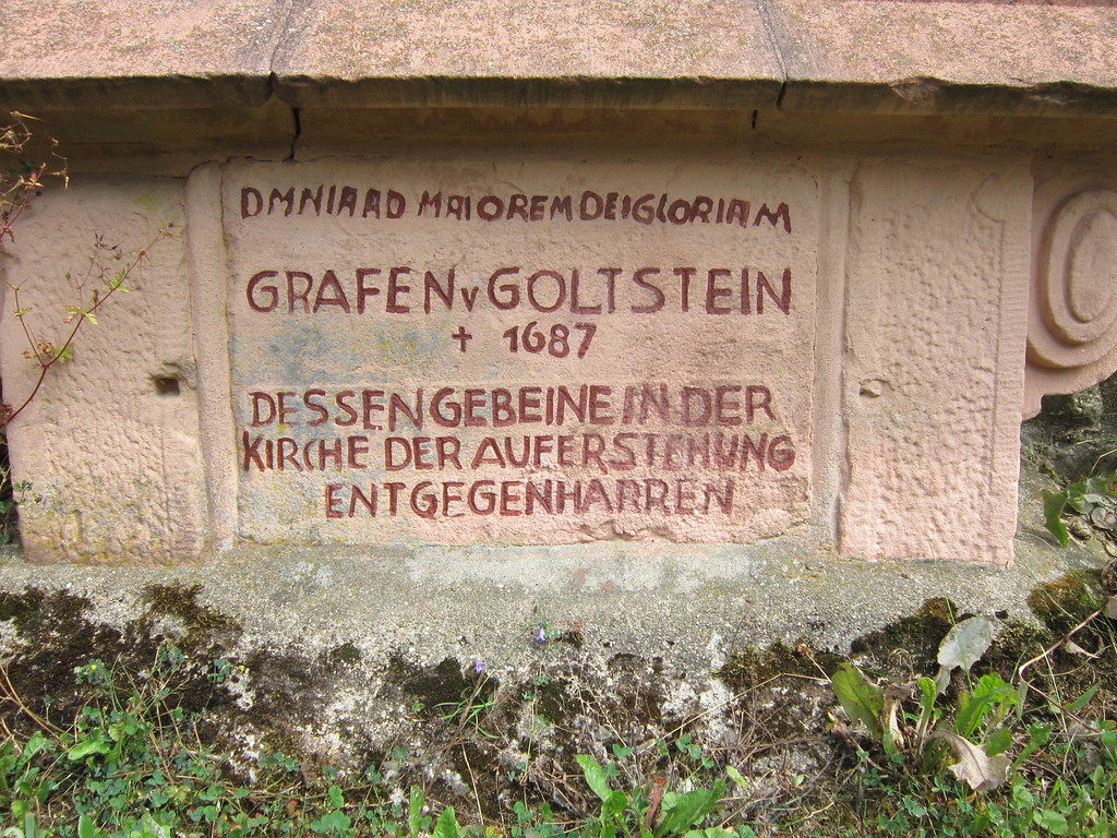 Gedenkstein für den Grafen von Manderscheid-Blankenheim-Gerolstein an der Michaels-Kapelle auf dem Michelsberg in Bad-Münstereifel (2013)