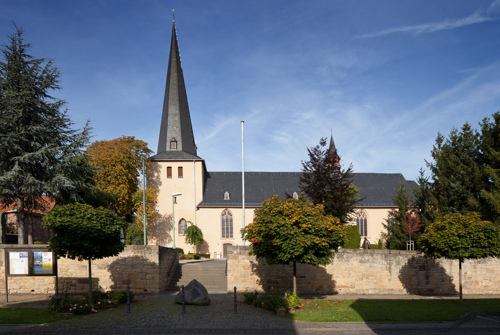Zülpich-Bürvenich, Pfarrkirche St. Stephani Auffindung (2016)