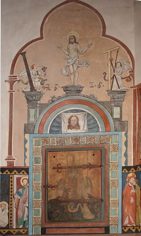 Bekrönung des geschlossenen Tabernakels in der Kirche Sankt Kastor in Dausenau (2022)