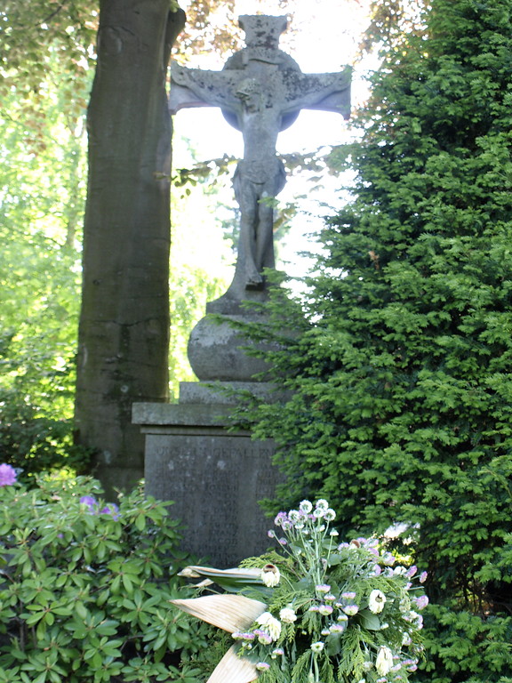 Kreuz des Kriegerdenkmals in Erkelenz-Keyenberg (2010).