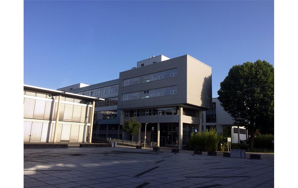 G-Gebäude des Campus Koblenz der Universität Koblenz-Landau (2017).