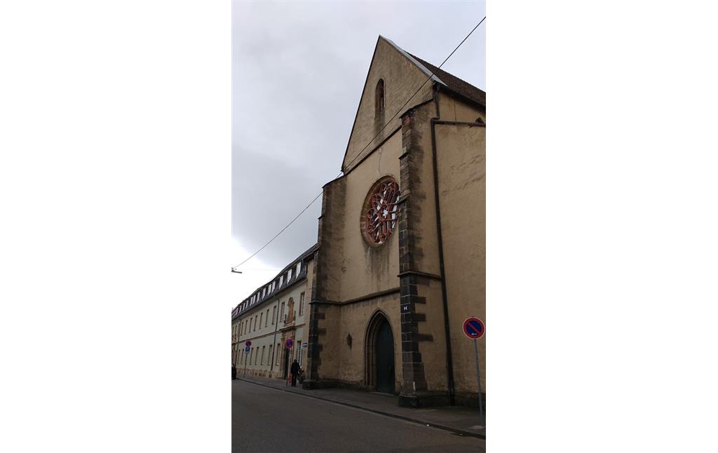 Das Augustinerkloster mit der Klosterkirche in Landau (2017).