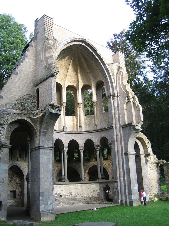 Chorruine der Abteikirche der Zisterzienserabtei Heisterbach (2005)